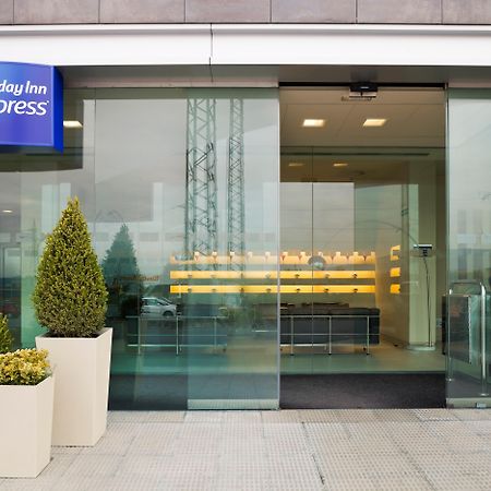Holiday Inn Express Pamplona By Ihg Mutilva Baja Exterior foto