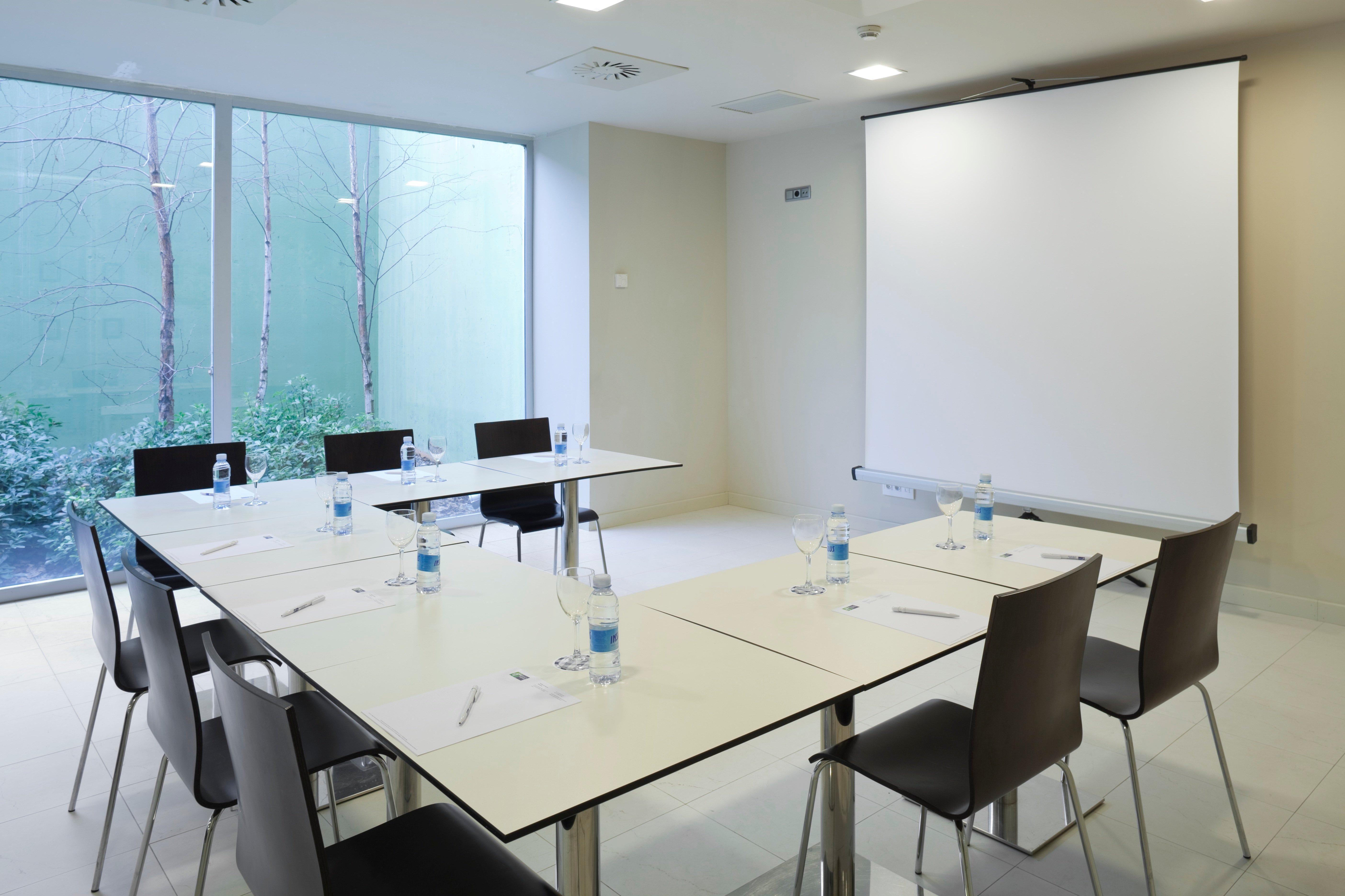 Holiday Inn Express Pamplona By Ihg Mutilva Baja Einrichtungen foto
